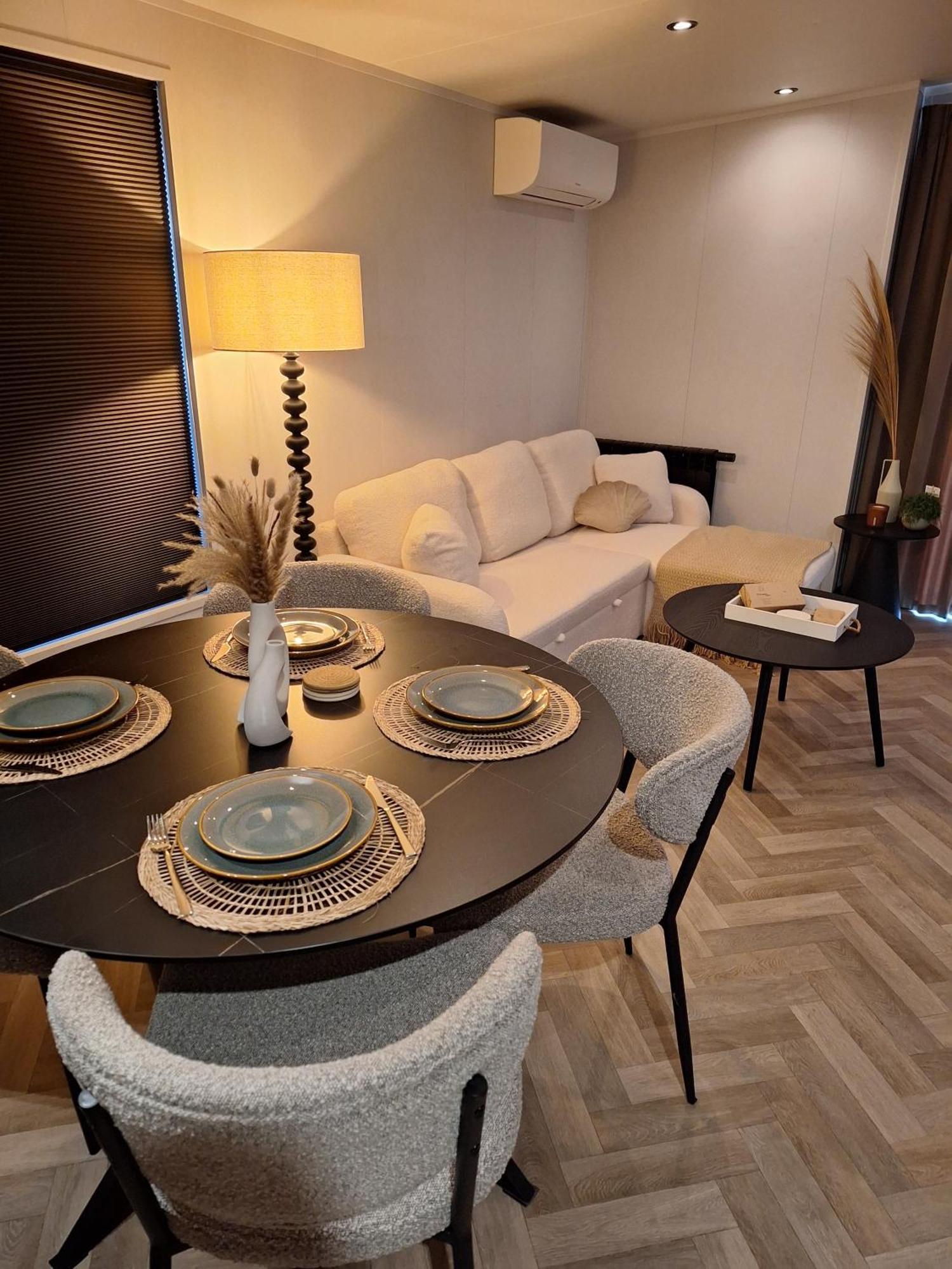 'Relax Lodge Sea' - Wellness Lodge In Zeeland - Private Sauna - Airco - Garden - Outdoor Swimming Pool - Free Wifi, Towels & Bed Linen Heinkenszand Exterior foto